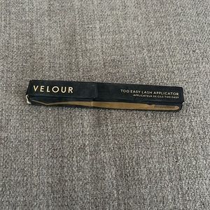 Velour Too Easy Lash Applicator in box